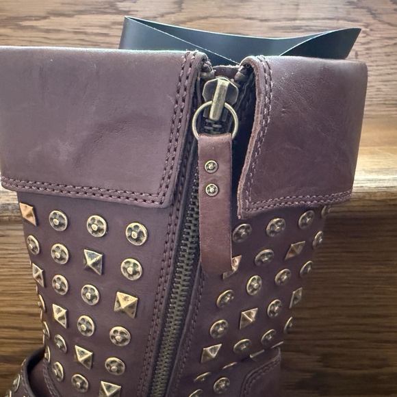 UGG Australia Conor Studs Boot 8.5 NWOT - Picture 12 of 16